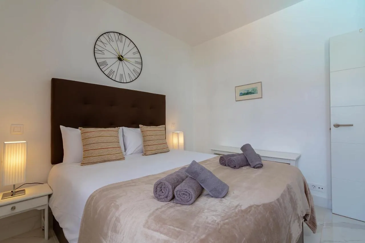 Canarian Holiday Home - Luxury Condo Near Yumbo San Bartolome de Tirajana  0*, San Bartolome de Tirajana (Gran Canaria)